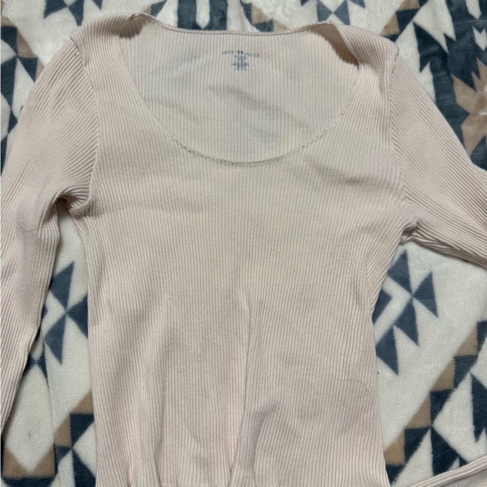 Brandy melville Cream Ribbed Long Sleeve – Scoop Neck – Lettuce Edge Hem
